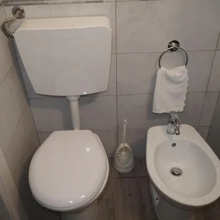 Porta Garibaldi 3*